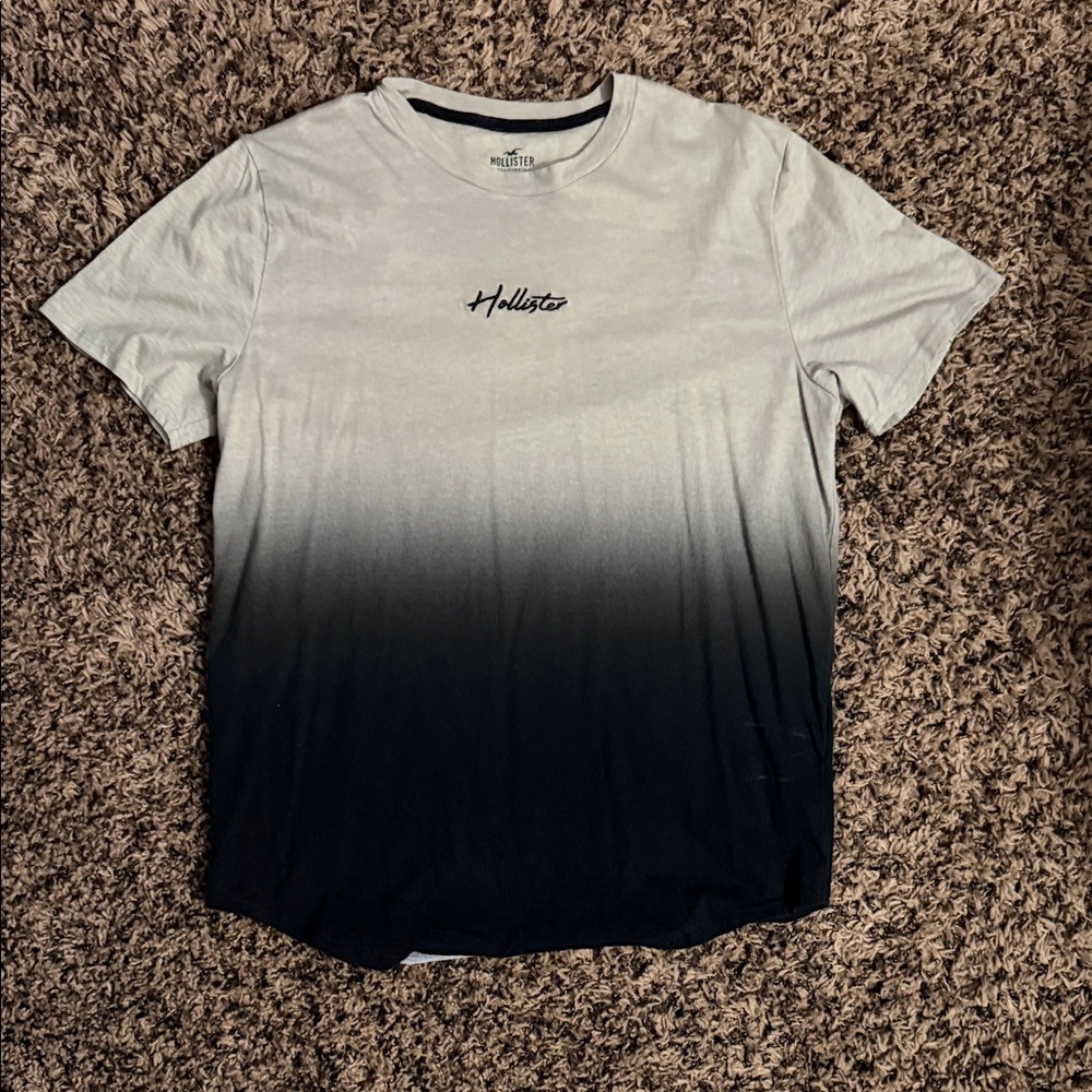 Hollister Men’s Gray to Black Ombre Crew Tee